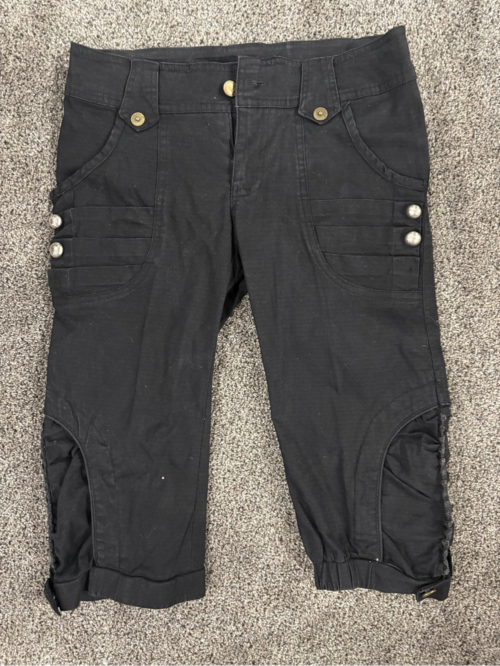 Y2K Vintage Black Capri Cargo Crop Pants with Button Detail